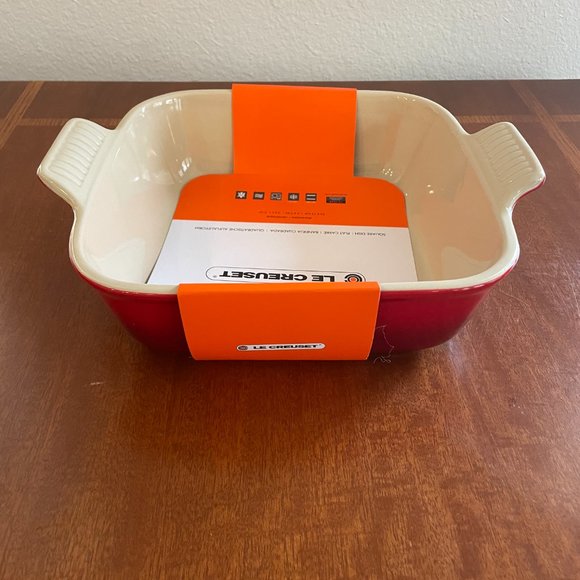 Le Creuset Stoneware 3 qt. Heritage Square Dish Cerise Cherry Red NEW - Picture 5 of 7